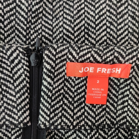 Joe Fresh Herringbone Tweed Black and White Mini Skirt Size 2 - Picture 5 of 10
